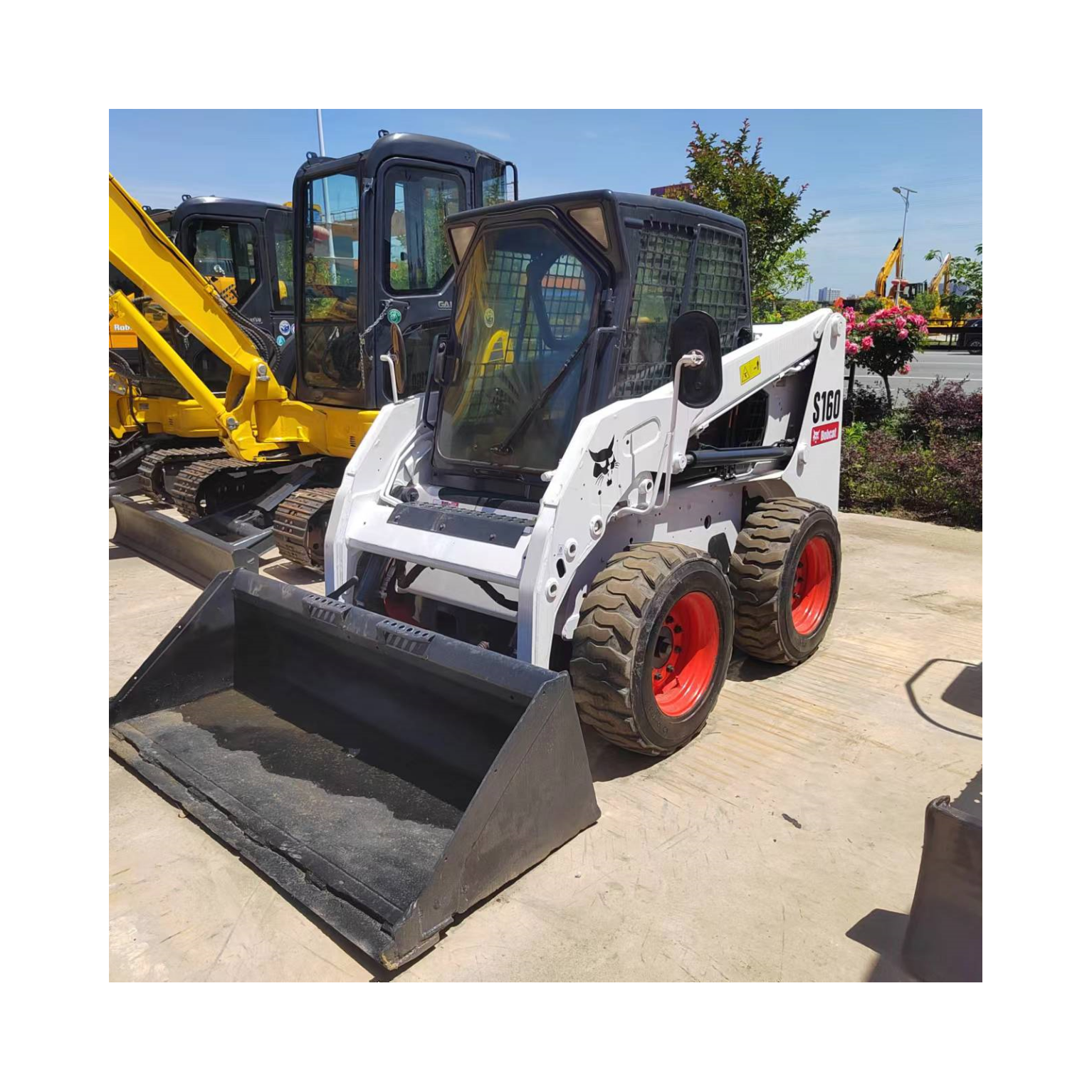 Used Powerful Performance Bobcat S160 Mini Skid Steer Loader With Shovel Bucket