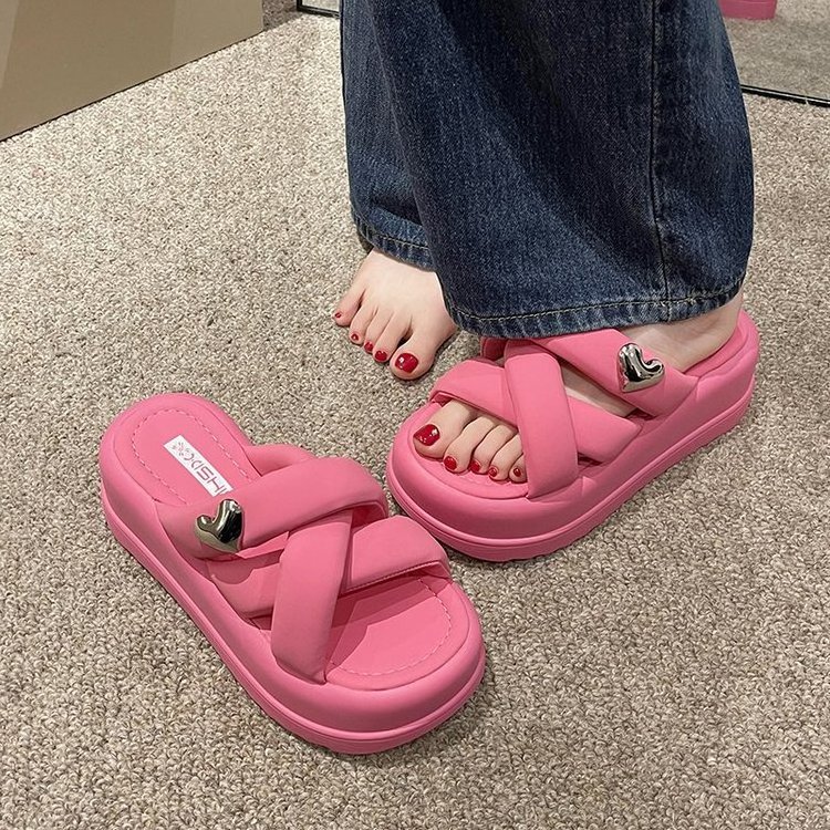 2024 new women's sponge cake slippers cross sole beach sandals casual fairy style elevated women's shoes