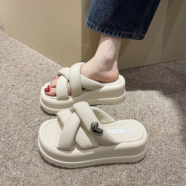 2024 new women's sponge cake slippers cross sole beach sandals casual fairy style elevated women's shoes