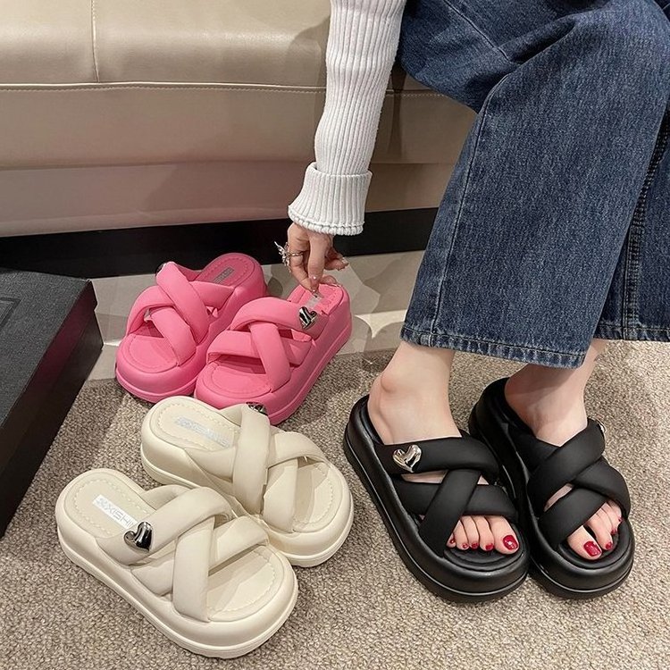 2024 new women's sponge cake slippers cross sole beach sandals casual fairy style elevated women's shoes