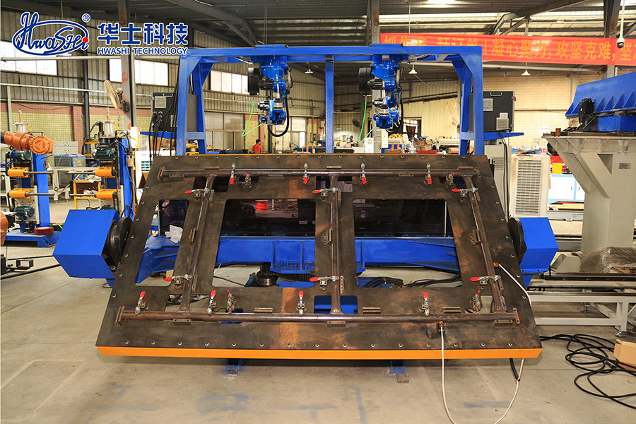 Scaffolding welding machine, robots for welding scaffolding