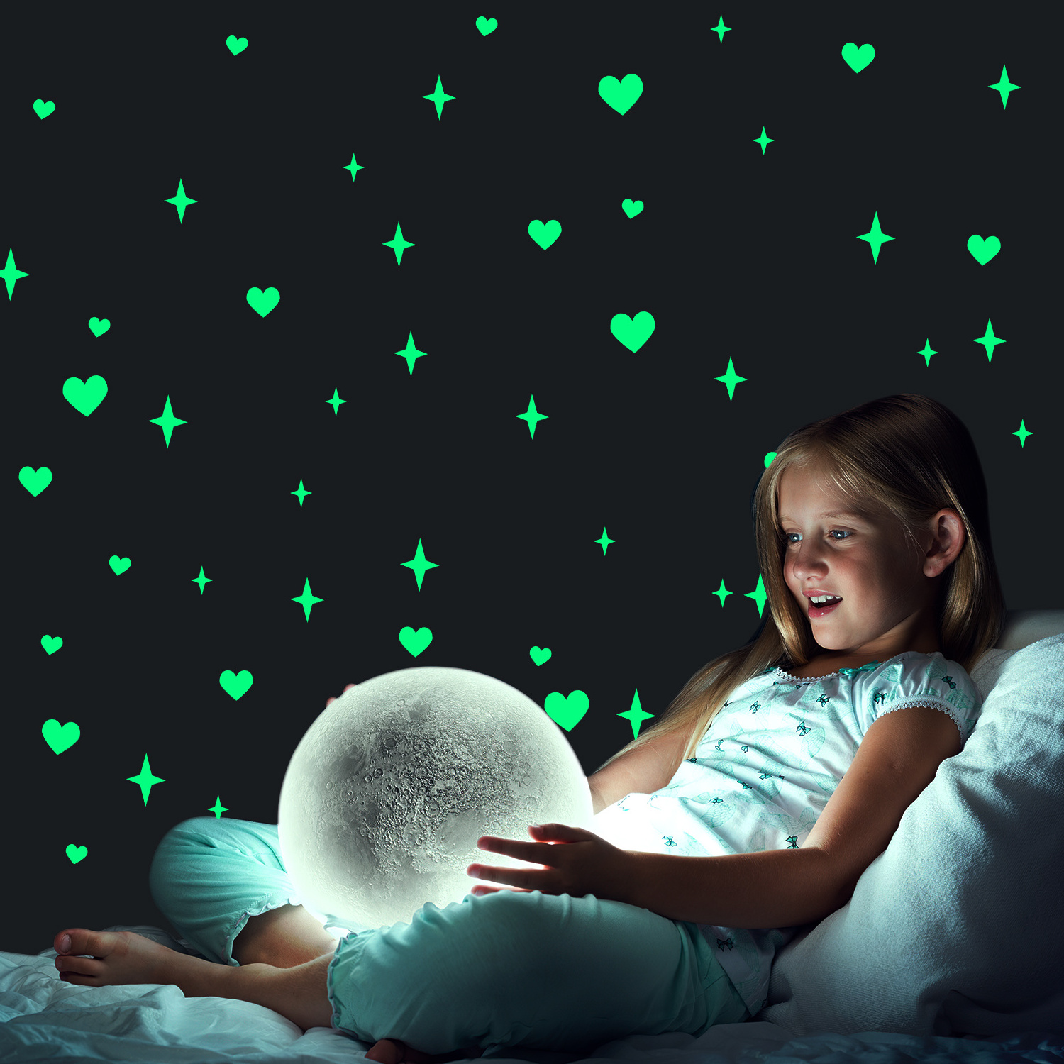 Fluorescent Decor Stars and Moon Luminous Room Wall Sticker Kids Decoration Glow in Dark Wallpaper Sticker