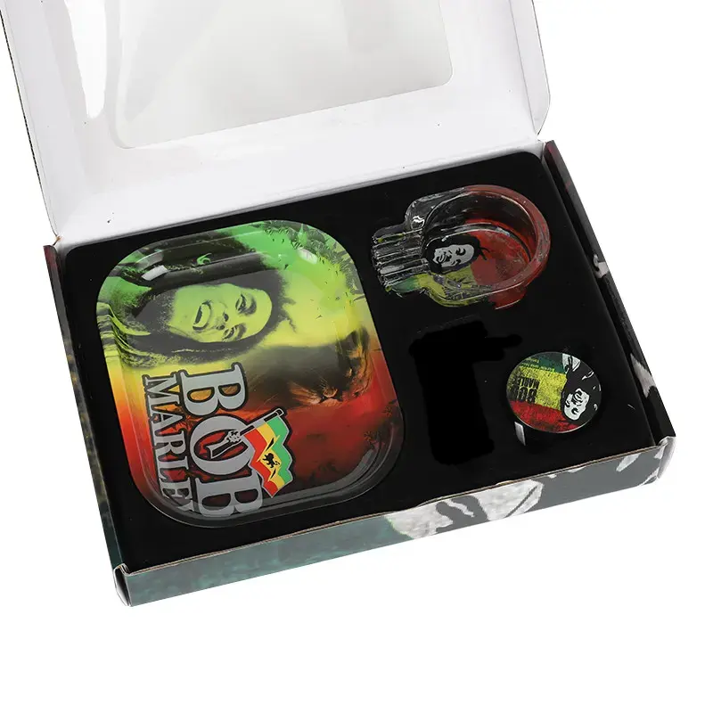 Hot selling smoke accessories kits with glass ashtray and grinder in gift box smoking kit set