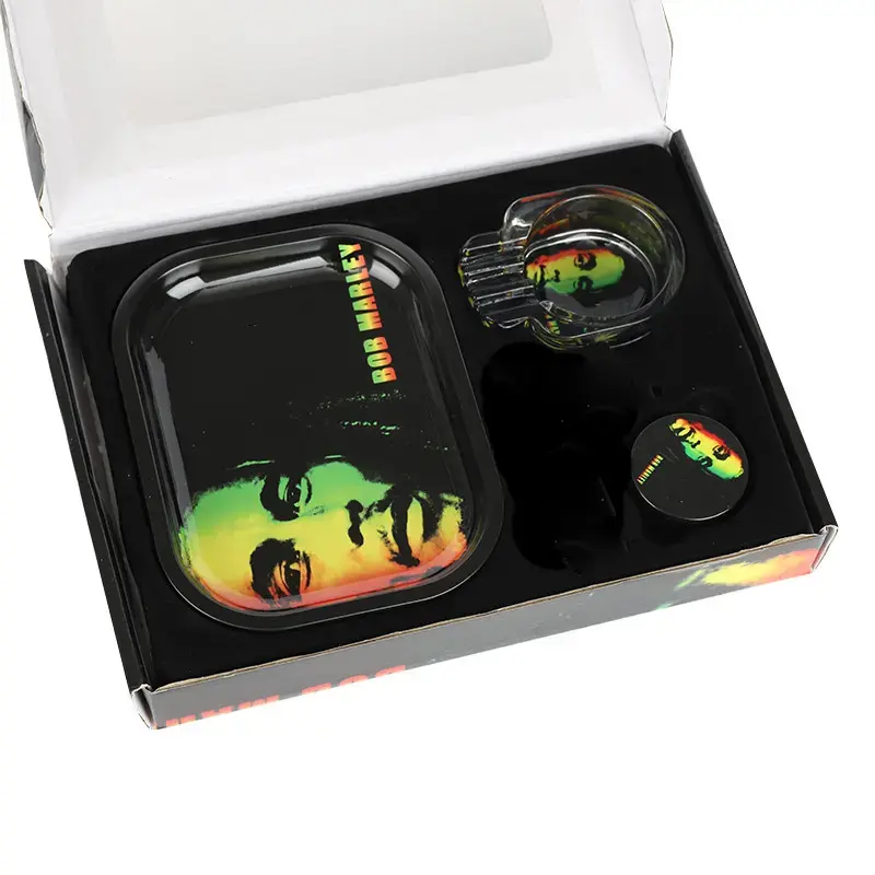 Hot selling smoke accessories kits with glass ashtray and grinder in gift box smoking kit set