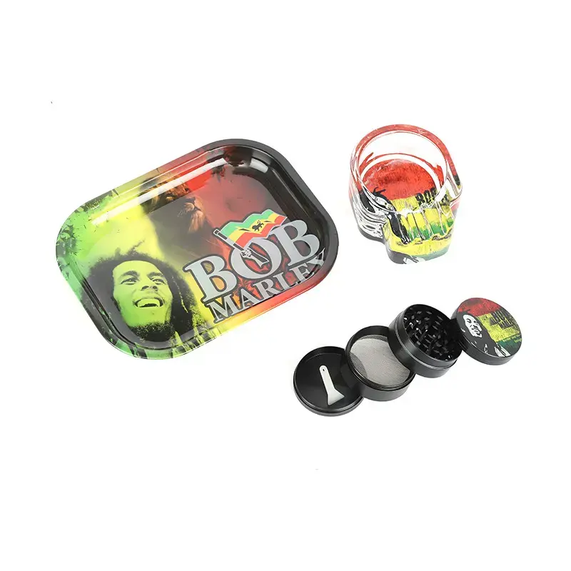 Hot selling smoke accessories kits with glass ashtray and grinder in gift box smoking kit set