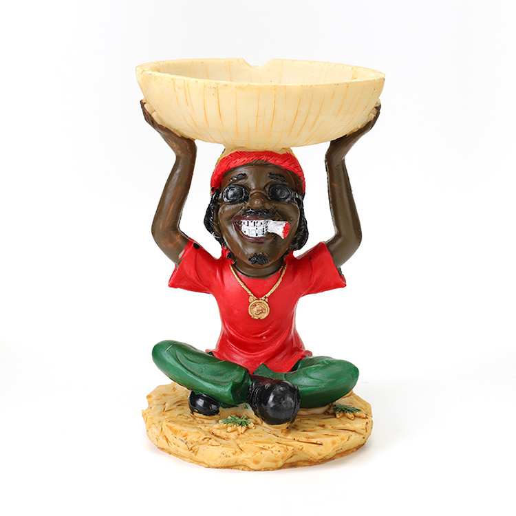 JL-335S 2020 JIJU New Design Exquisite and Compact Jamaican Pirate Resin Ashtray With Custom Logo