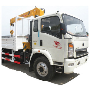 SINOTRUK HOWO 4X2 160HP 4T BOOM TRUCK WITH SQ4SK2Q TRUCK MOUNTED CRANE MODEL ZZ1127G5215C1