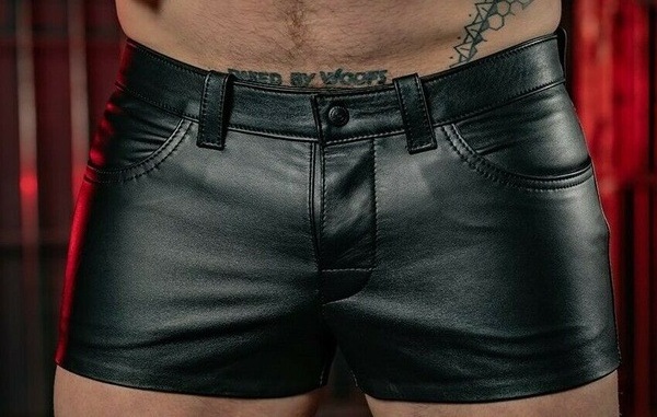 Summer Leather Shorts Men Elastic Outerwear Casual Sexy Shorts Pants Male Fashion PU Faux Leather Pole Dance Shorts For Clubwear