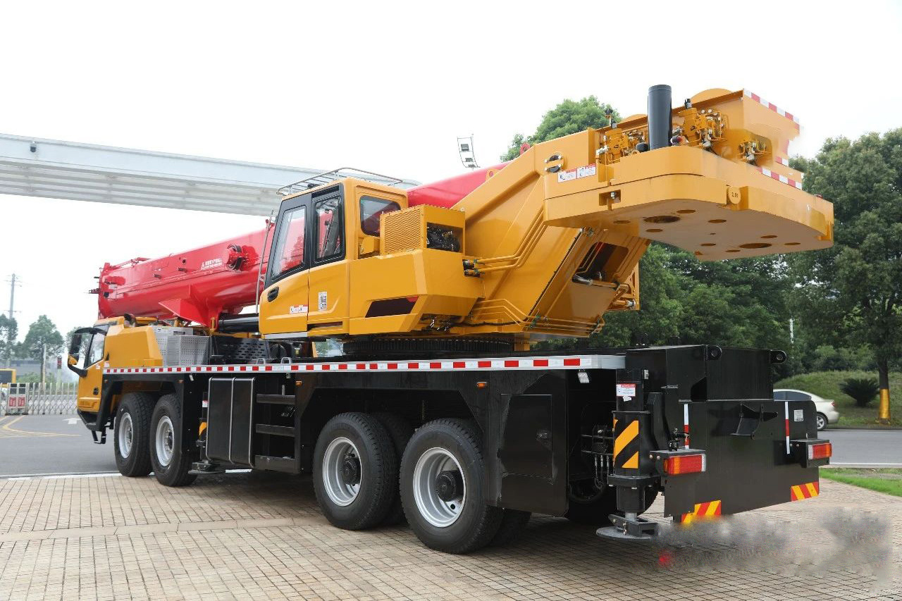 Famous brand Maximum rated load 100ton STC1000C6-8 Truck Crane Upgraded Again with Stronger and Tougher Performance