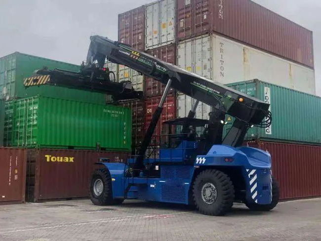 Good Price Heavy Duty 9ton 7 Stack Forklift Empty Container Handler SDCE90K7E for cheap price for sale