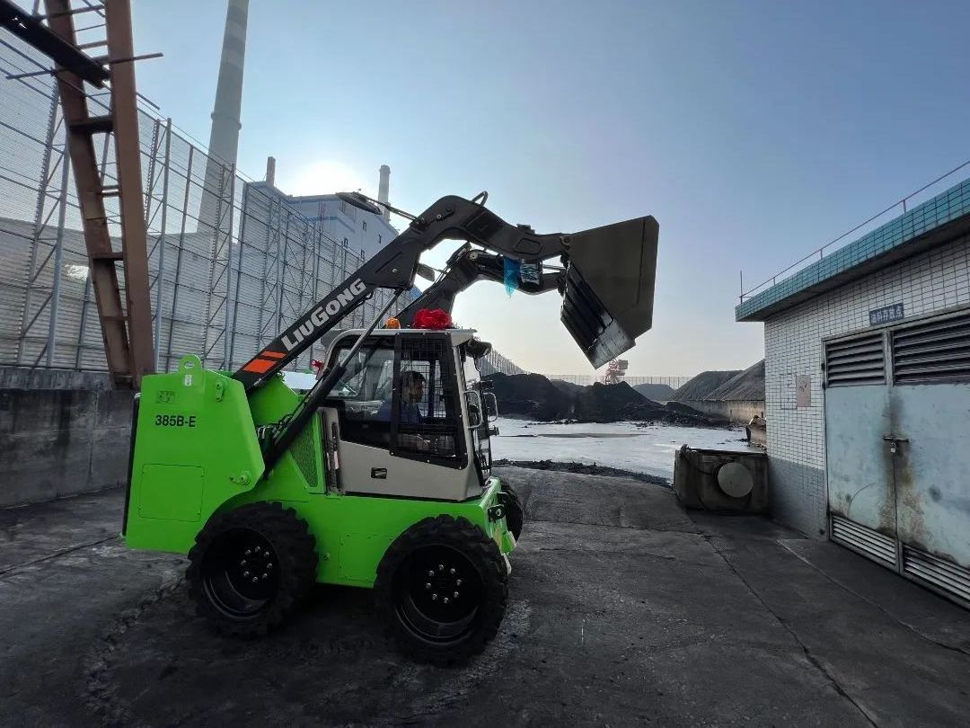 First electric skid steer loader in China  385B-E 1.5 Ton  Mini Skid Steer Loader With Attachment for cheap sale