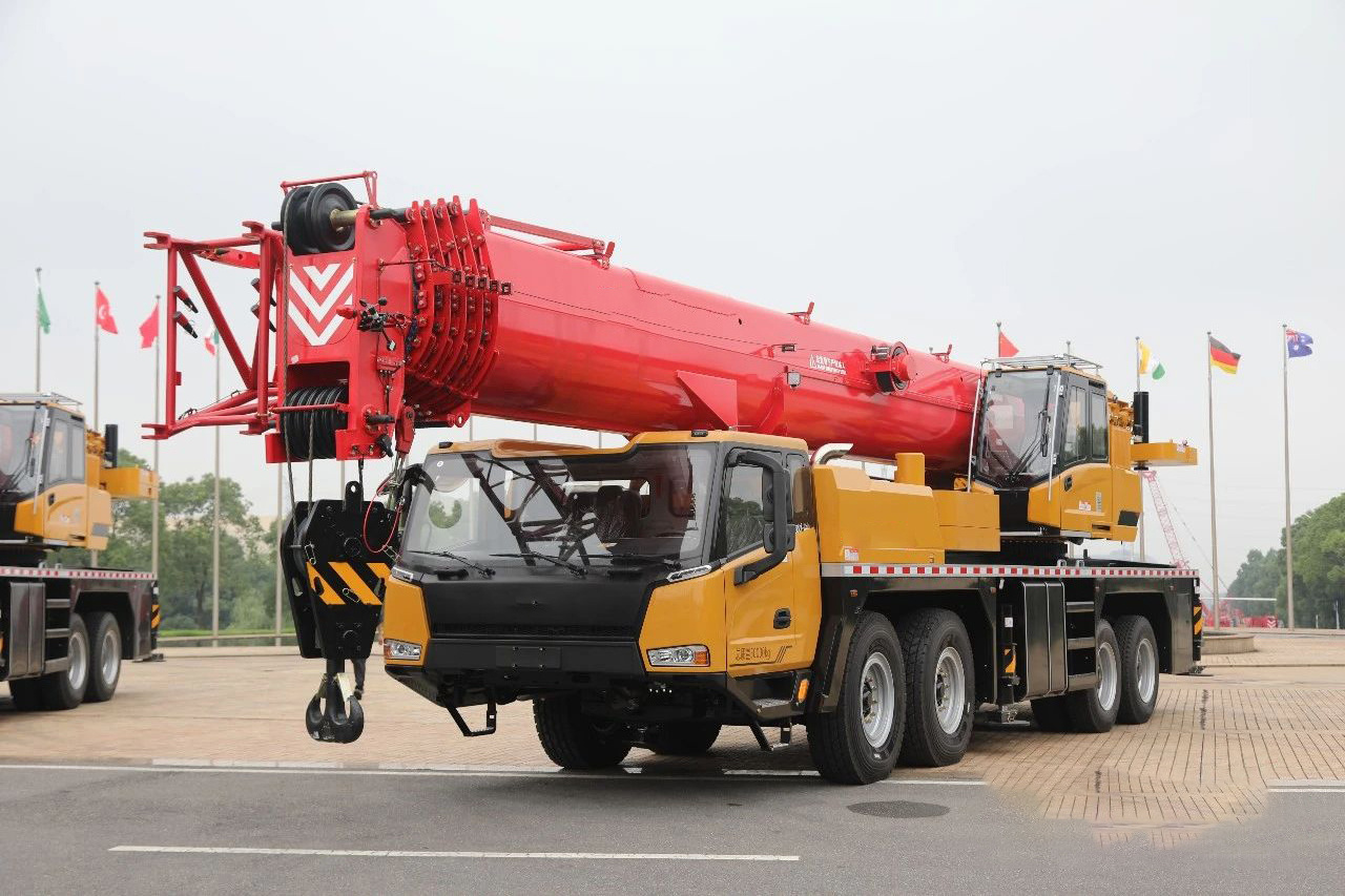 Famous brand Maximum rated load 100ton STC1000C6-8 Truck Crane Upgraded Again with Stronger and Tougher Performance