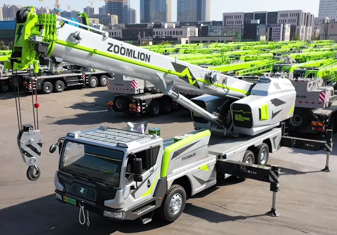 Zoomlion cheap price ZTC250V431 hydraulic kunkle boom construction dump mobile truck with crane 25ton