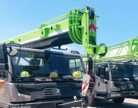 Zoomlion ZTC1500 150 ton heavy trailer telescopic truck crane with basket for sale