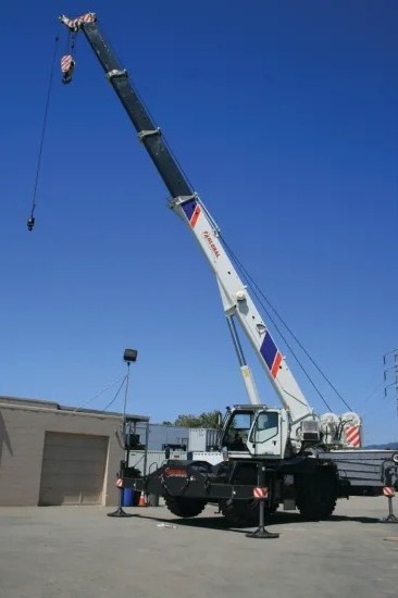 Zoomlion 100ton Rough Terrain Crane Rt100 Model Mobile Lifting Crane with Top Quality and Best Price