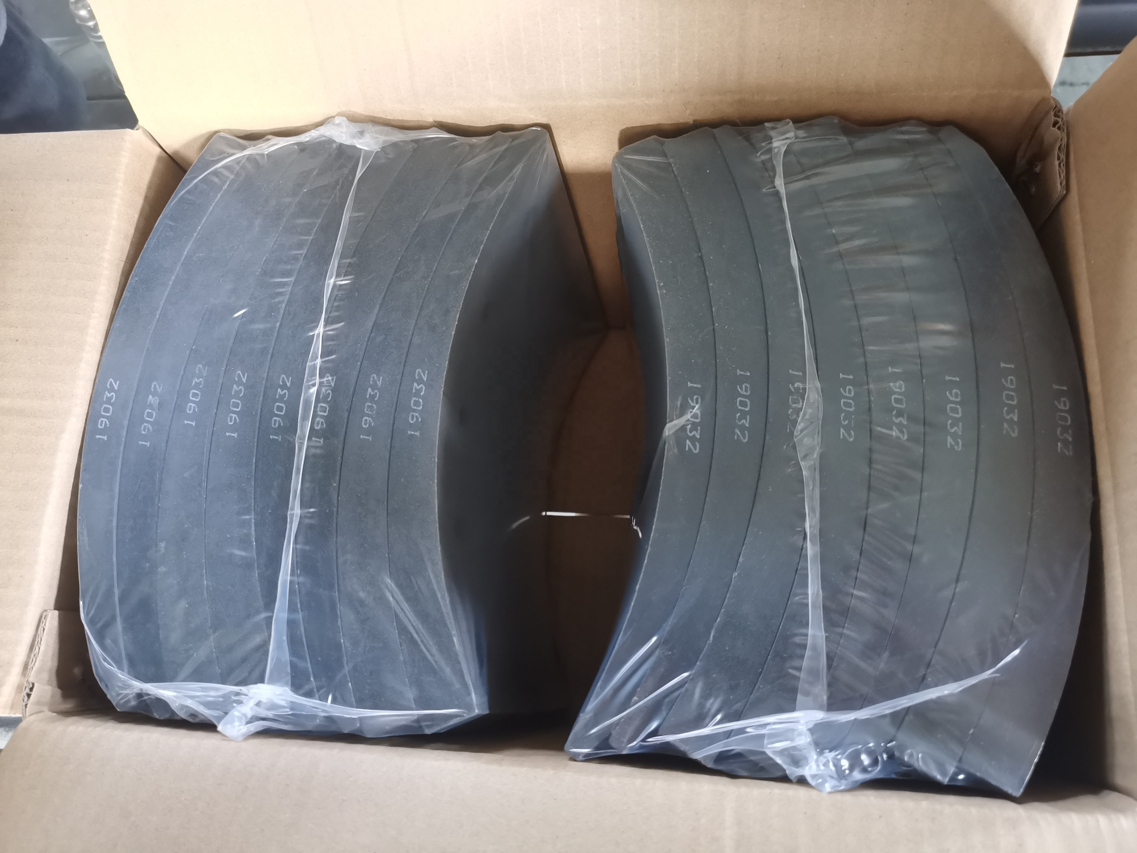 Popular Auto Parts BPW SAF Brake Shoe kits Raw Materials Non Asbestos Brake Lining Made in China 180mm/200mm/220mm