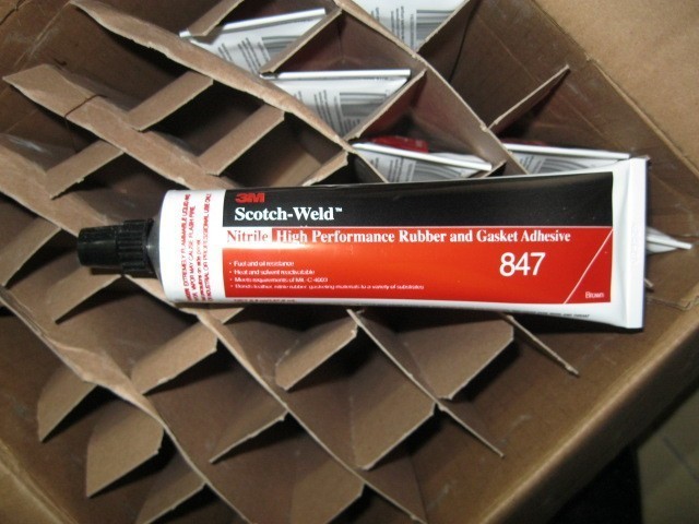 Nitrile Rubber and Gasket Adhesive 5 oz 3M Scotchweld 847