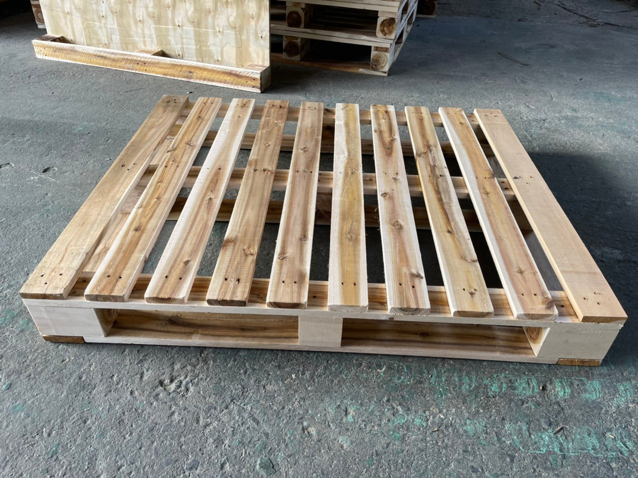 LOW PRICE GOLD SUPPLIER HIGH QUALITY NATURAL WOODEN BLOCK PALLET VIETNAM PINE WOOD/ACACIA WOOD PALLET FOR TRANSPORTATION USAGE