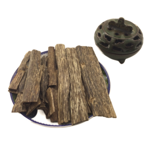 Vietnamese agarwood flakes with strong aroma thin Agarwood logs  oud chips oud wood