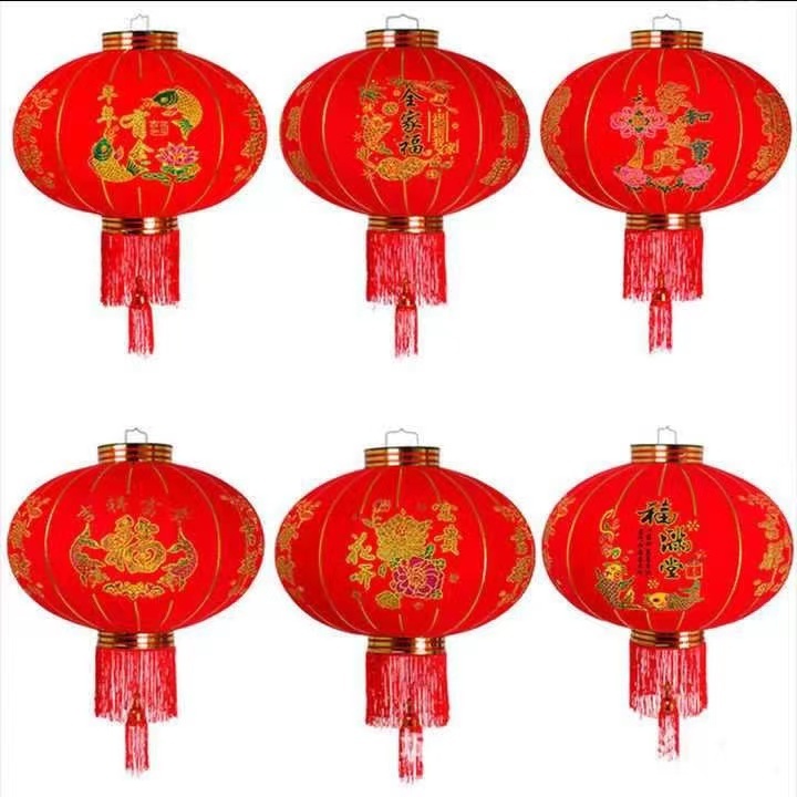 Traditional Outdoor Red Silk Red Lantern For Spring Festival Celebration