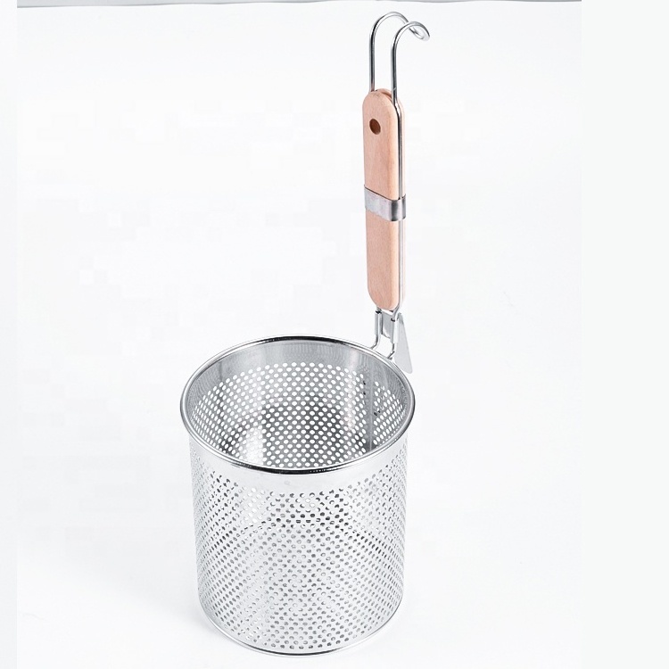 Kitchen Vegetables Stainless Steel Strainer Pasta Pot Strainer Noodle Strainer With Wooden Handle