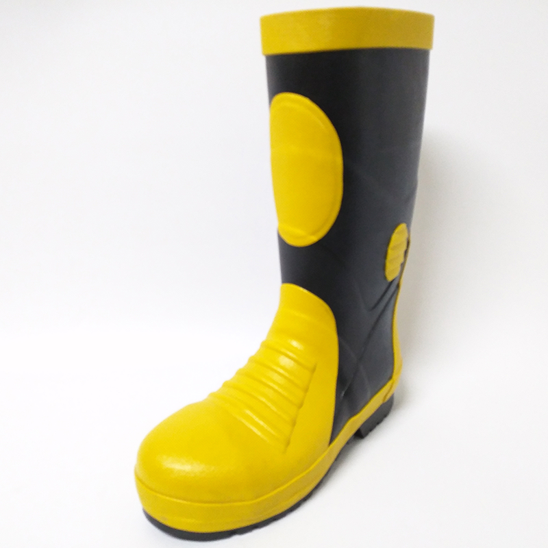 safety rain boots knee rubber boots steel toe and bottom safety man boot