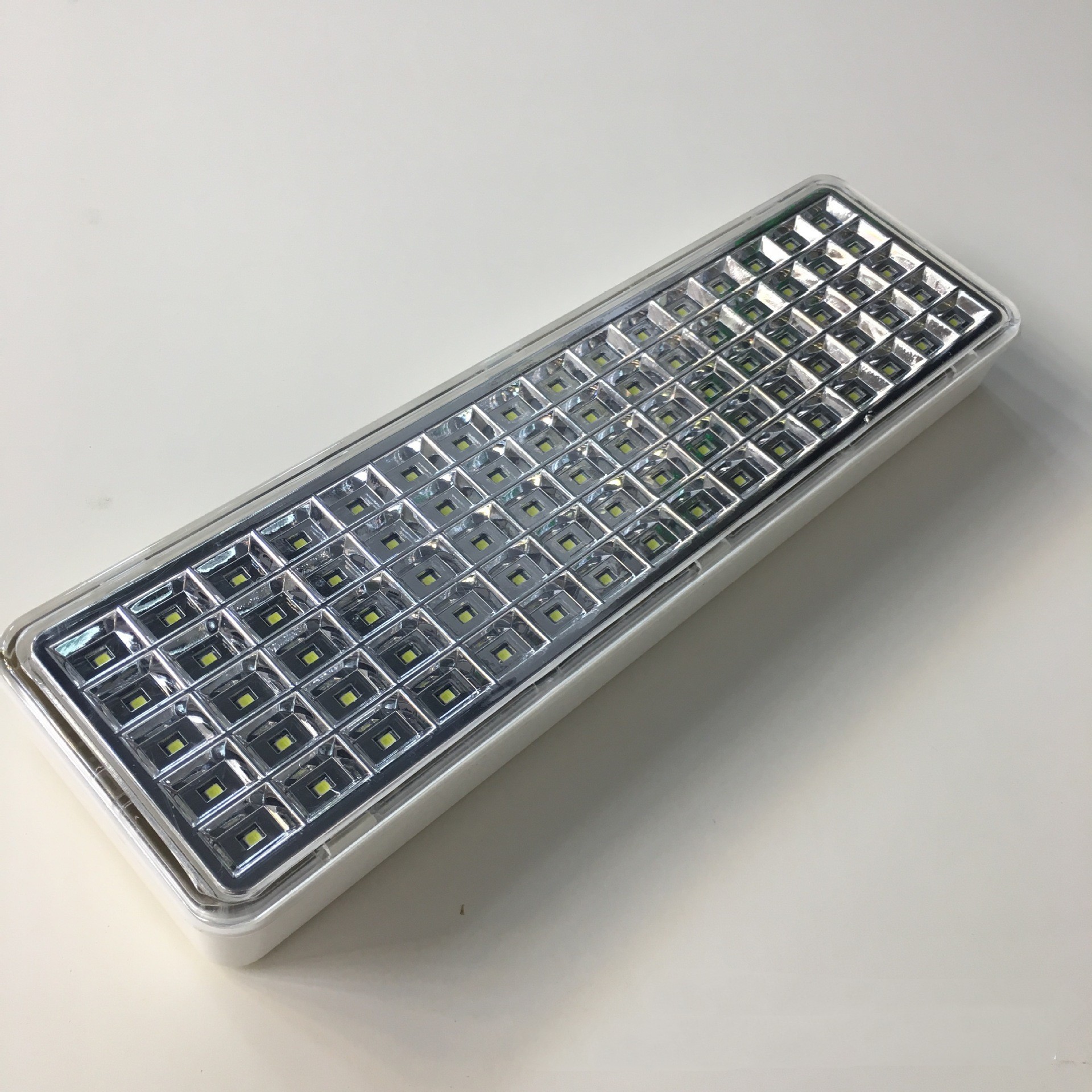 Factory emergency light manufacturers 220V with plug power 30/80 led battery backup led rechargeable emergency light