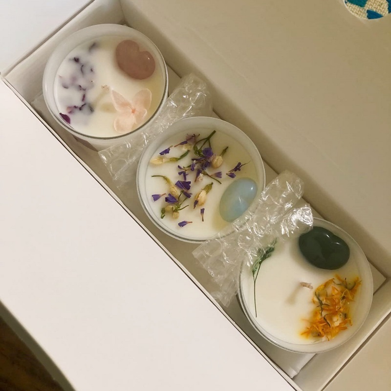 Personalized 6 oz Soy Wax Flower Gemstone Candle Set Fragrance Connection Manifestation Scented Candles with Healing Crystals