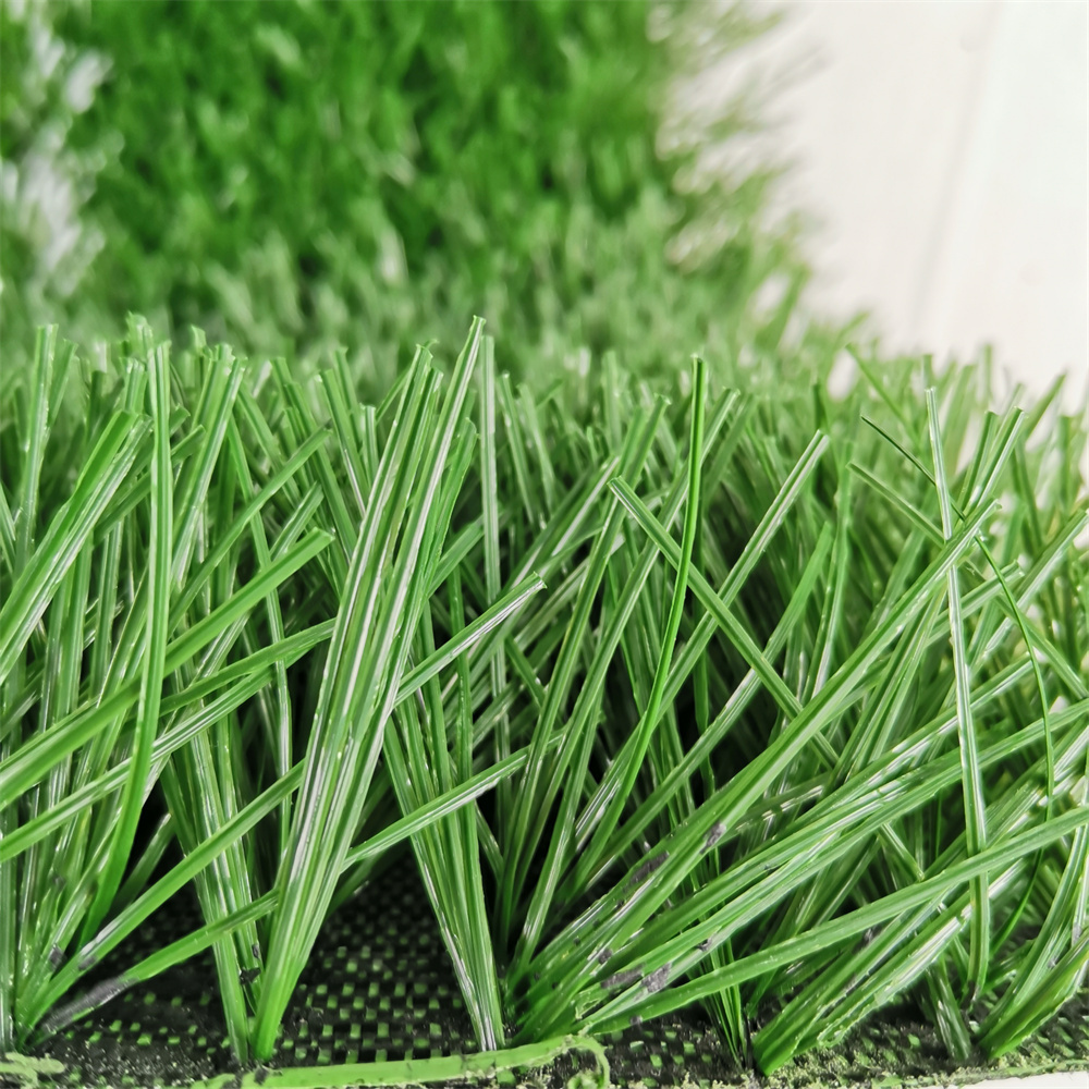 Artificial grass for soccer fields Cheap wall roll carpet for football Landscaping synthetic turf for outdoor decoration