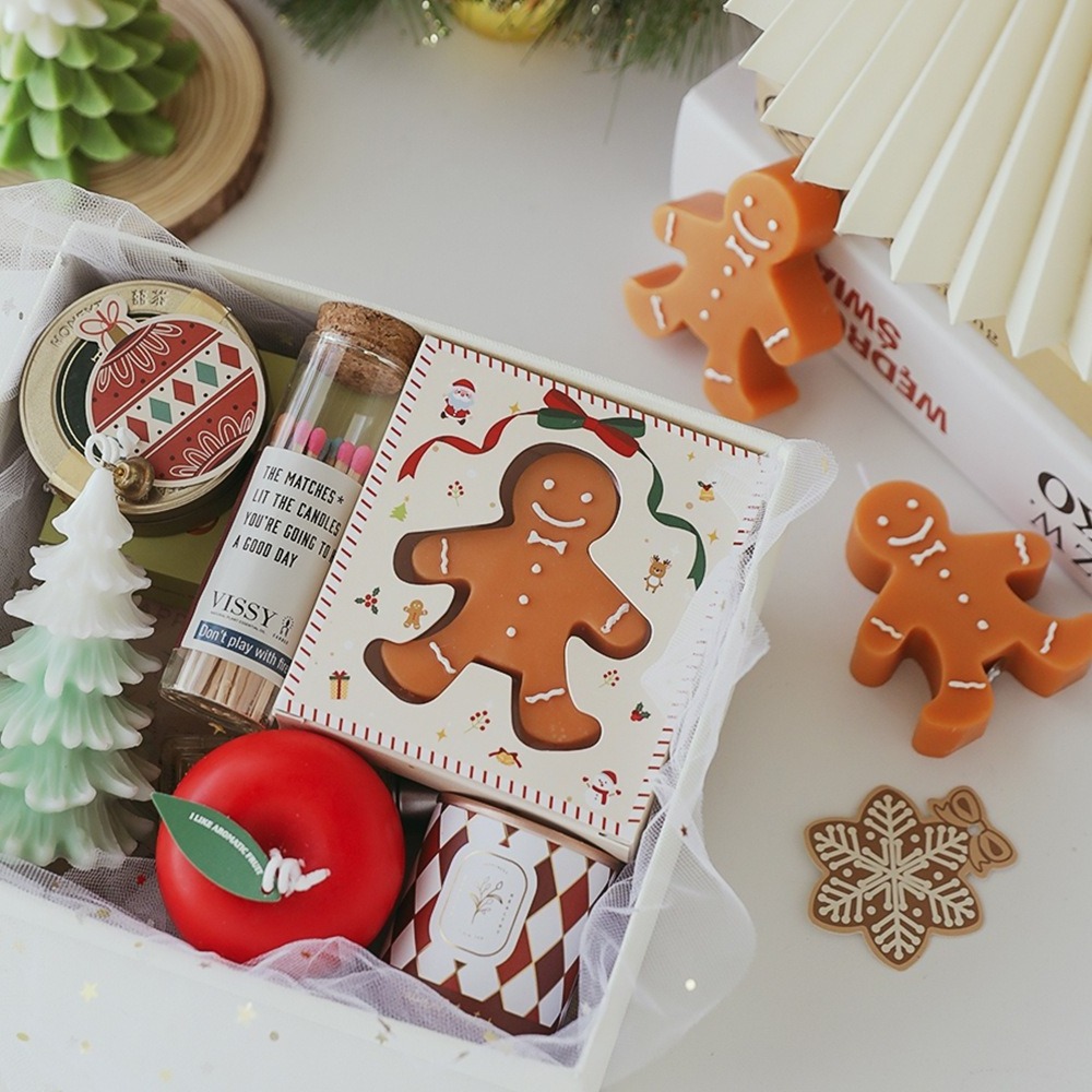 Novelty Christmas Scented Candles Gingerbread Man Scented Decoration Small Ornaments Scented Candles