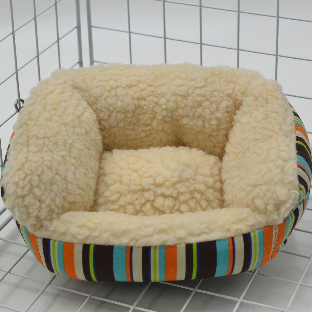 Private Label Oxford Fleece Padding Printed Soft Sofa Bed with Faux Fur Material Guinea Pig Accessories for Small Animals