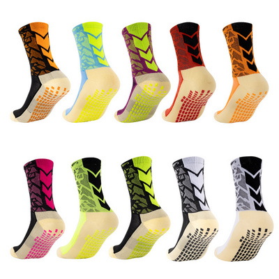 Mid length custom glue anti slip socks towel bottom sweat absorption breathability grip socks football