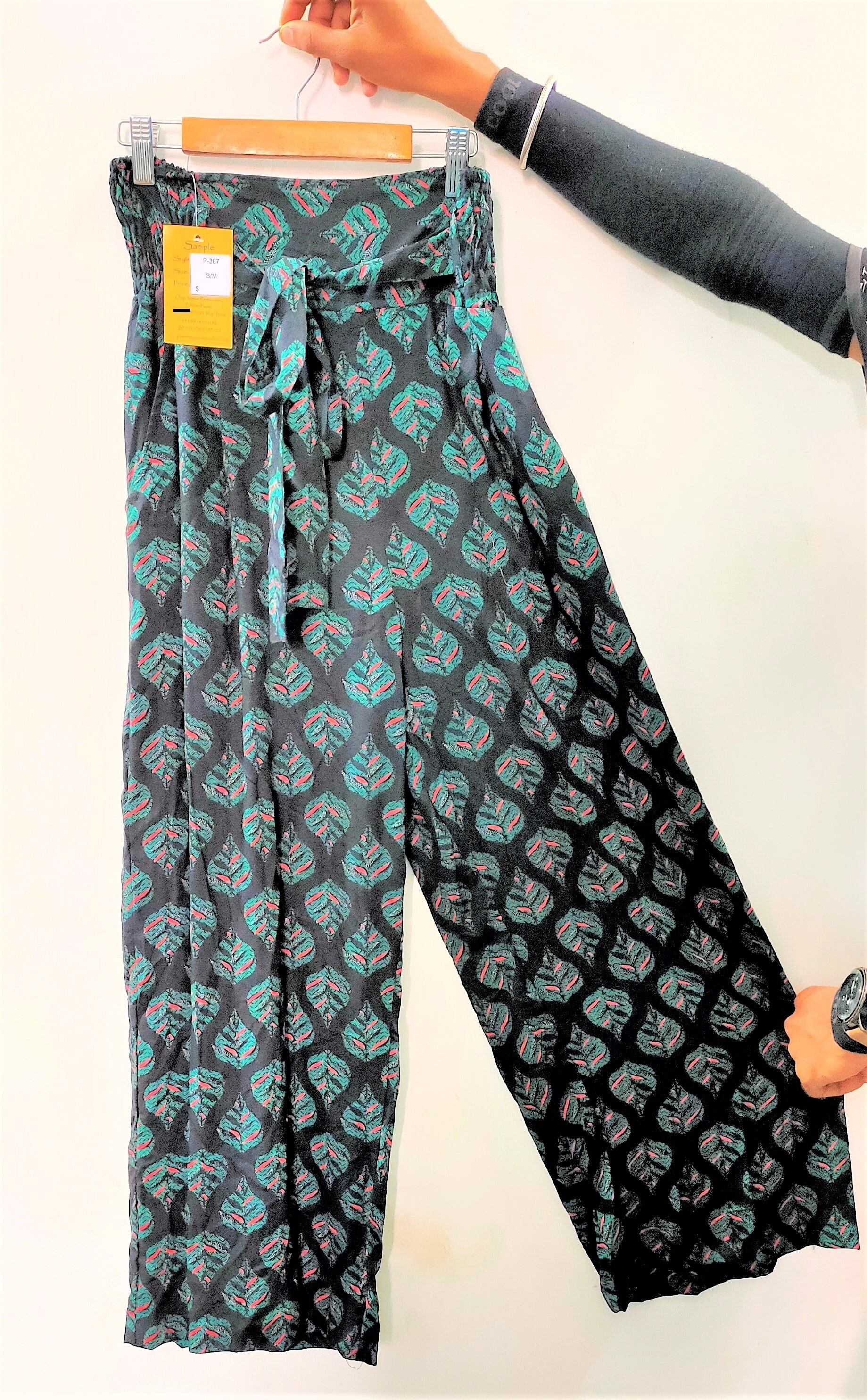 Ladies Cotton Printed Pants with Elastic at Waist