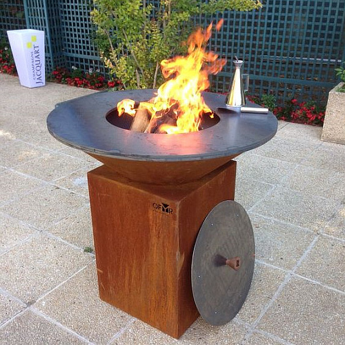 wood fired BBQ Corten steel barbecue grill