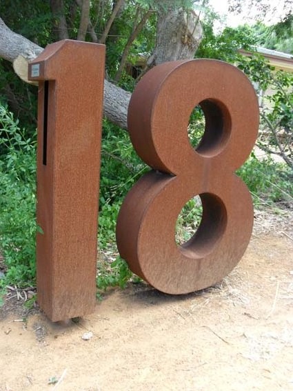 Free standing home use rustic metal outdoor mail box letter box