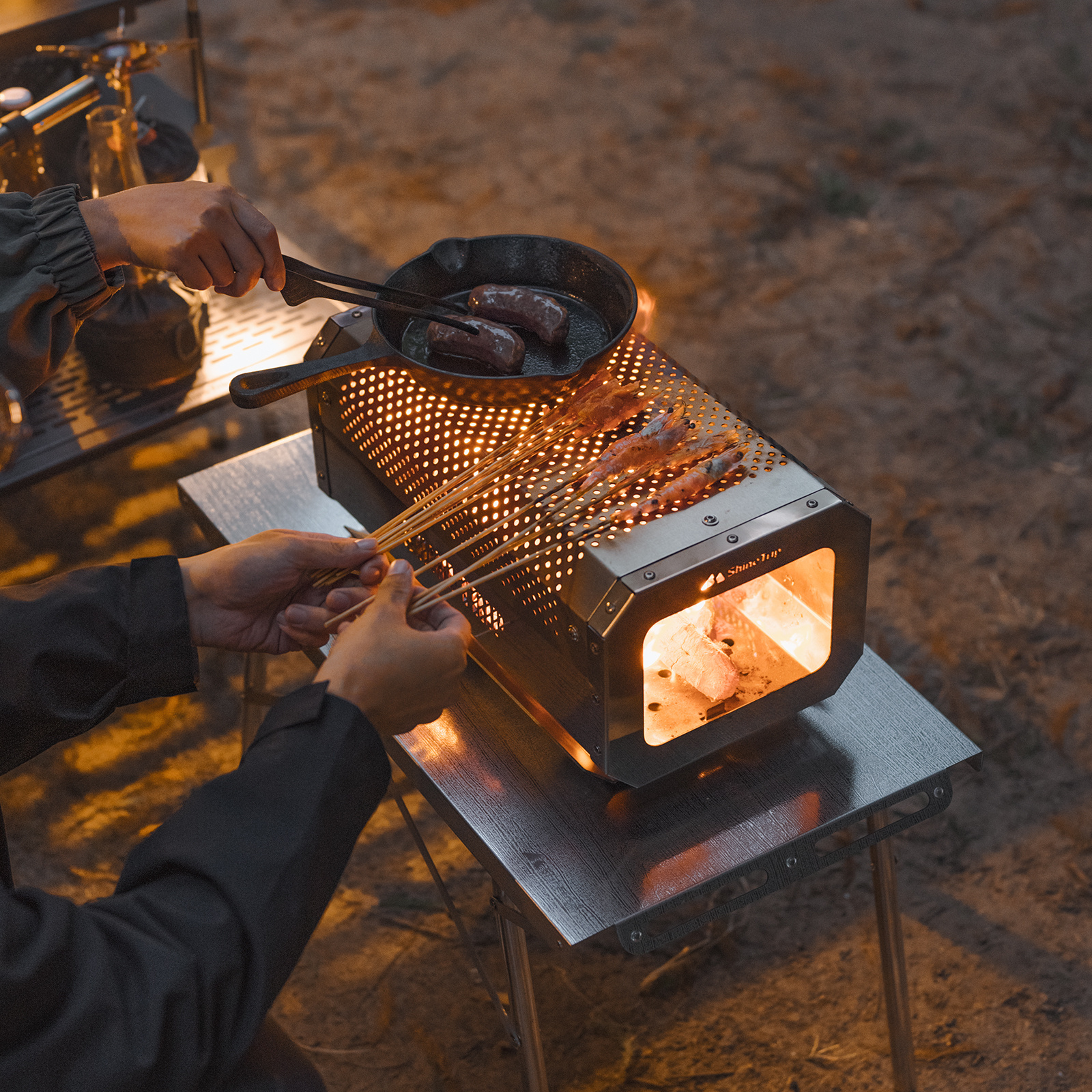 Outdoor Feng Nest tabletop burning stove Camping barbecue stove Portable stainless steel detachable grill net