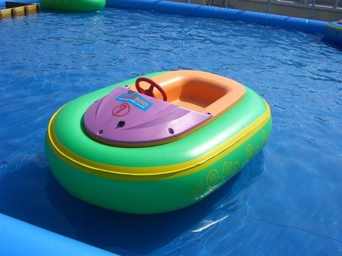 Different colors Electric kids inflatable aqua boat bumper boats for swimming pools