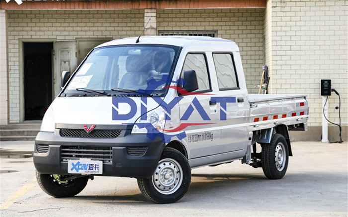 Hot sale double cab diesel engine mini truck with wheels