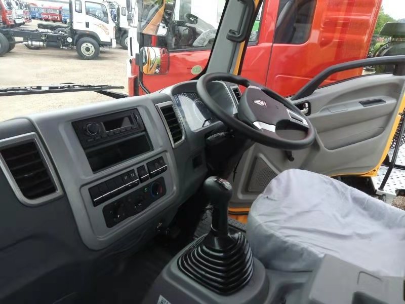 low price used 5 -12 ton Cargo Truck Euro II Diesel Engine Small Pickup Mini Truck for Sale