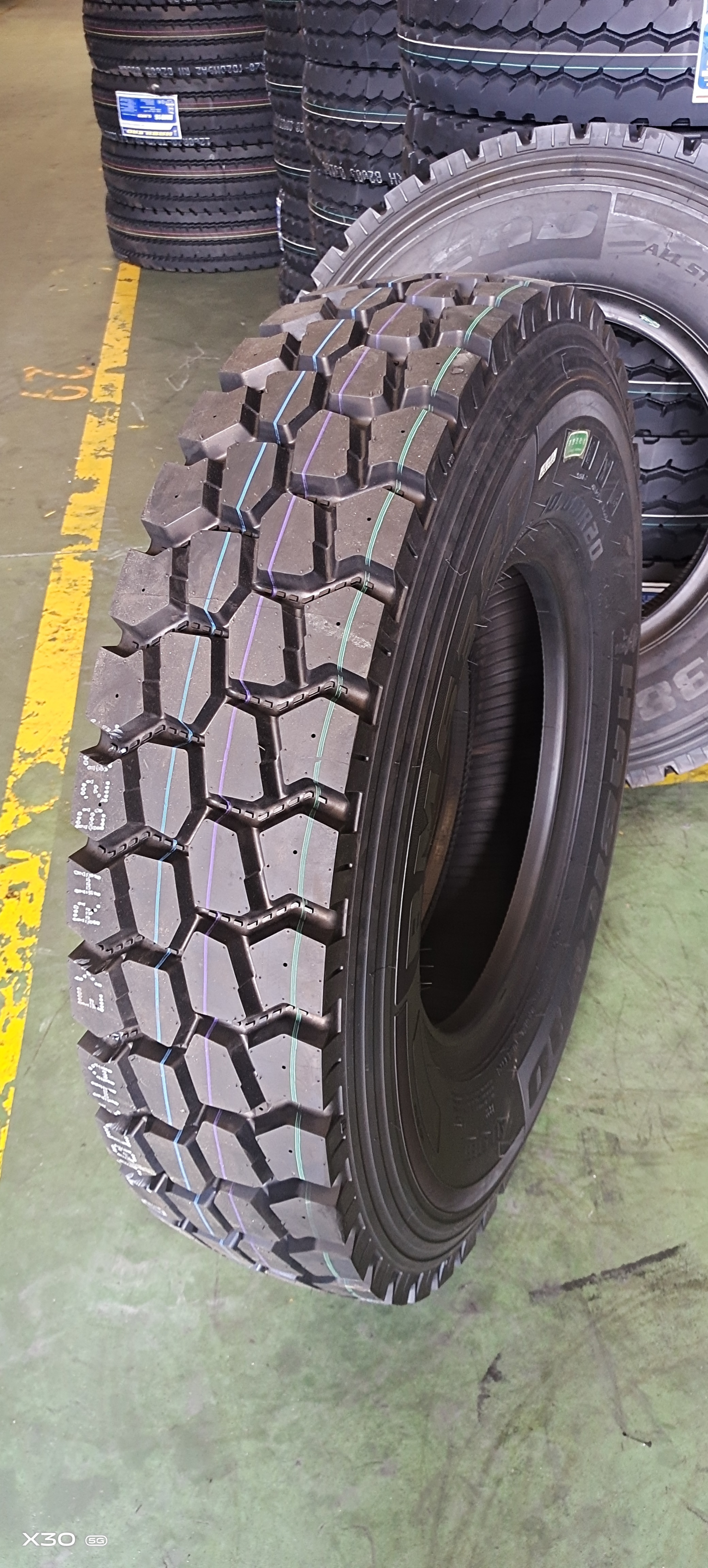 High Performance Commercial truck tires 11r22.5 295 75 22.5 semi tires 315 80r22.5 12R20 tires