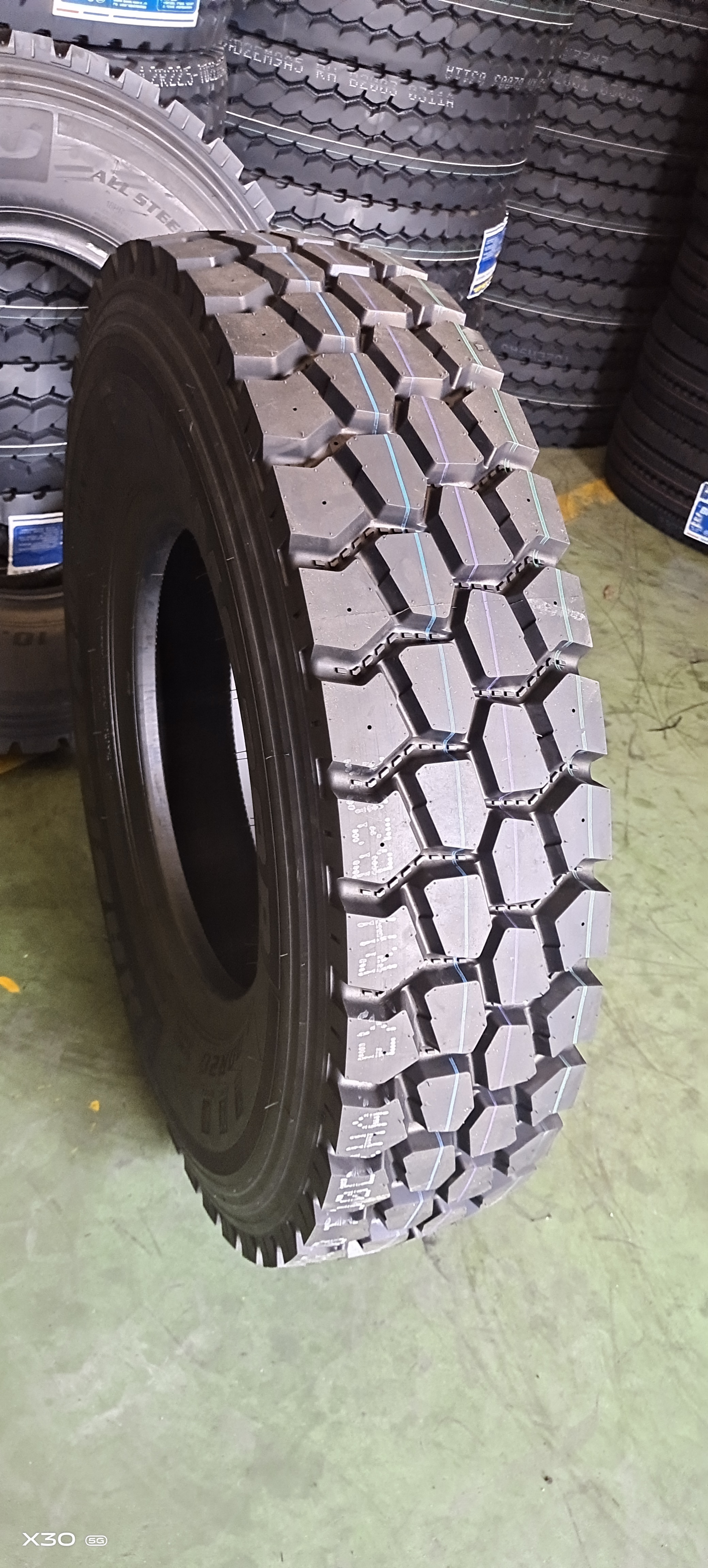 High Performance Commercial truck tires 11r22.5 295 75 22.5 semi tires 315 80r22.5 12R20 tires