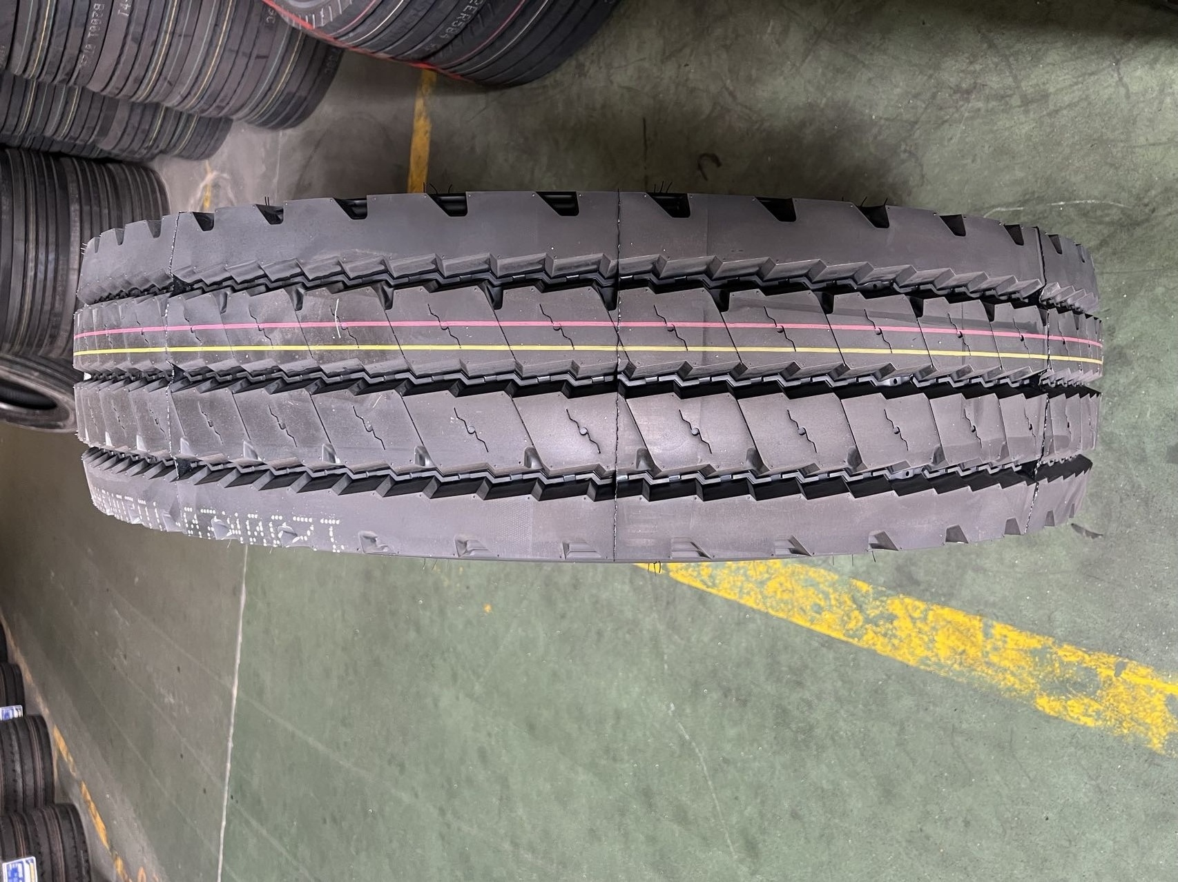 Manufactures china 11R22.5 11R24.5 315/80R22.5 295/80R22.5 cheap price tyres wholesale truck tires truck tyres for sale