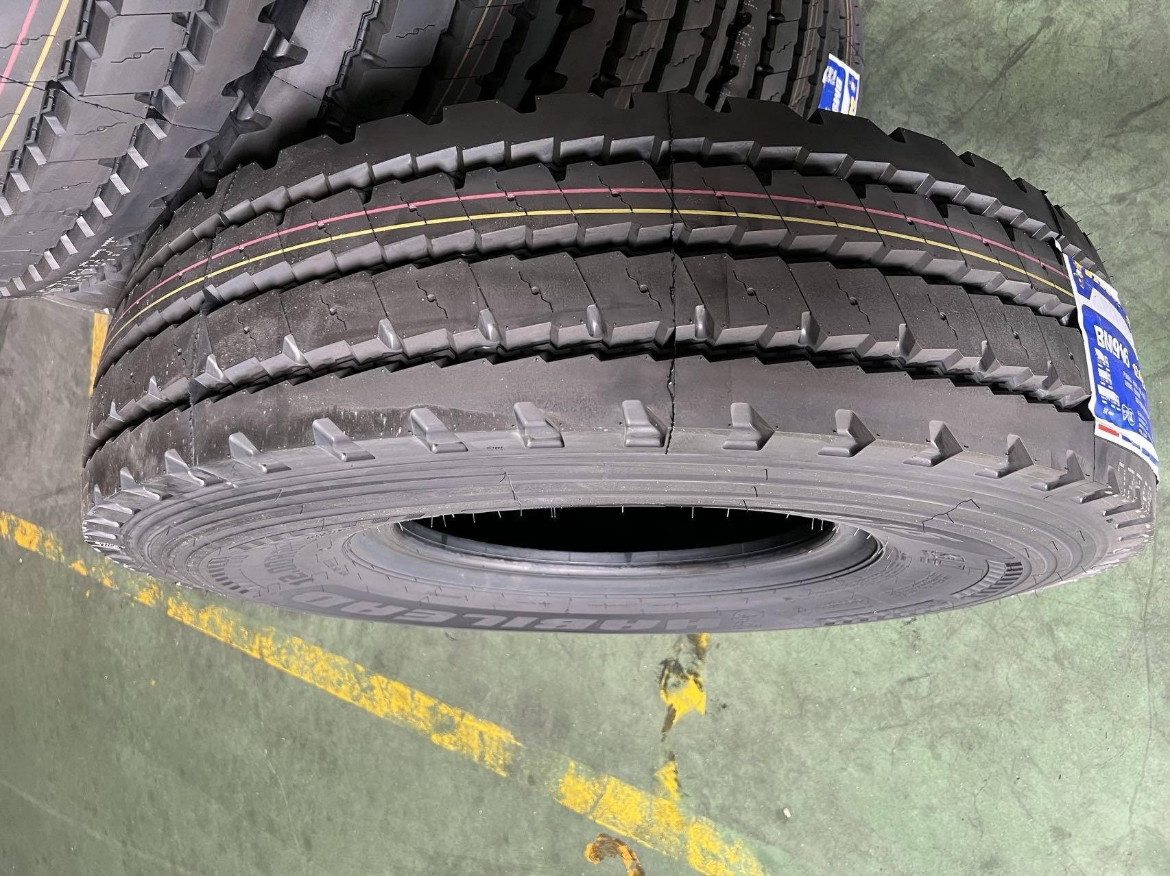 Manufactures china 11R22.5 11R24.5 315/80R22.5 295/80R22.5 cheap price tyres wholesale truck tires truck tyres for sale