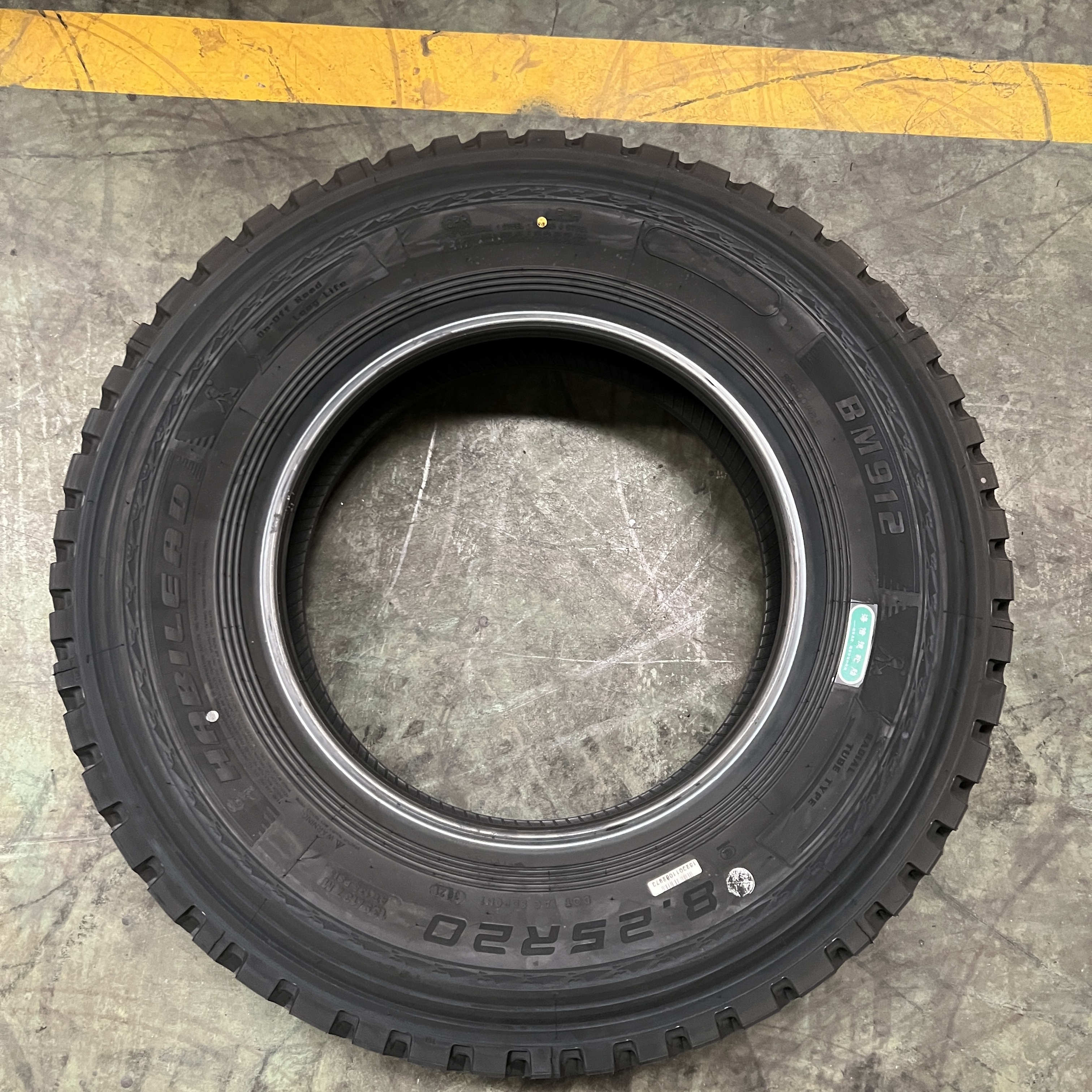 Hot Sale Direct Factory Price Truck Tires Thailand Brands drive Trailer Tires 8.25R20 truck tires