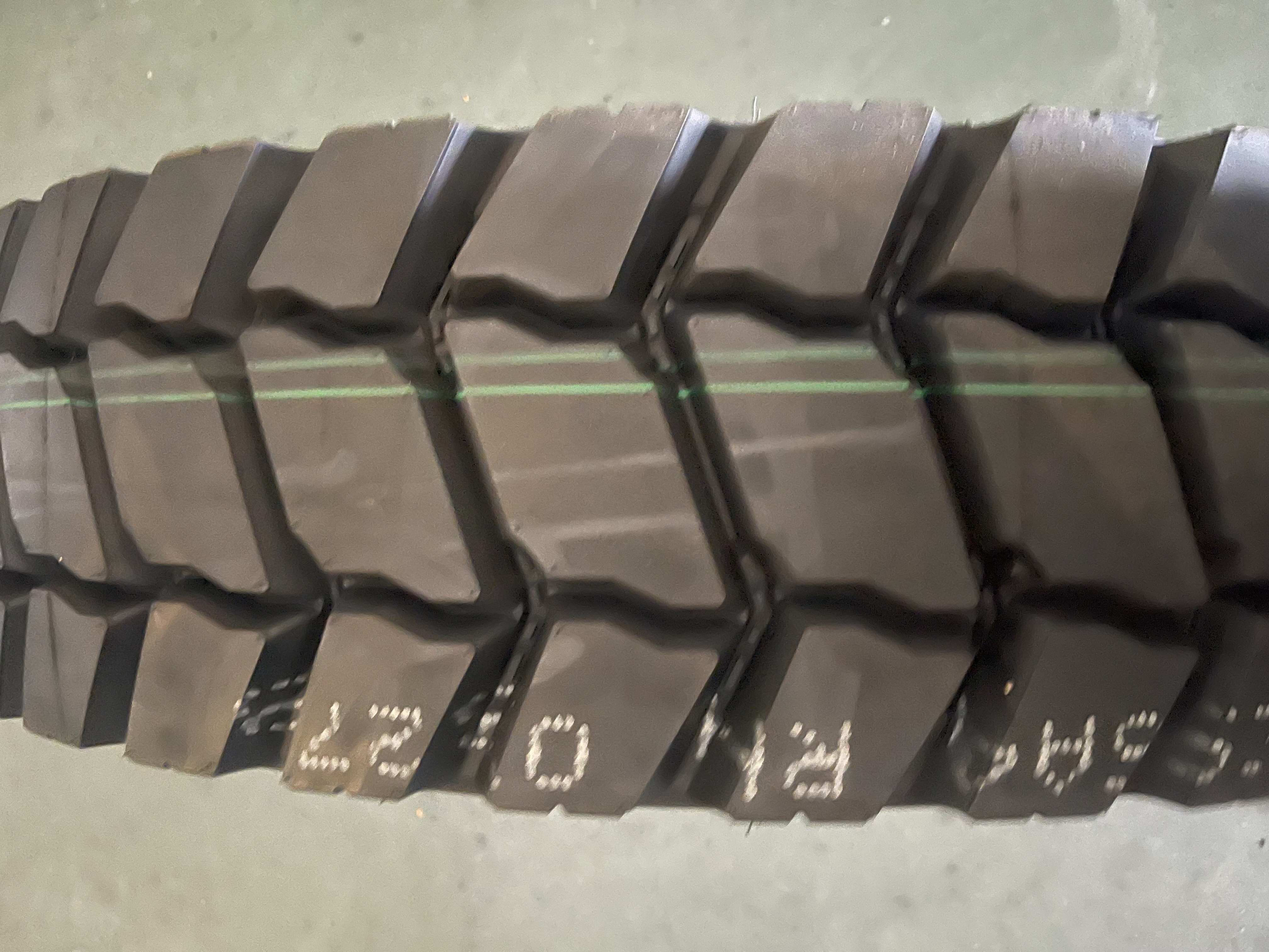 Commercial truck tires 11r22.5 295 75 22.5 semi tires 315 80r22.5 12R20 tires for vehicles, truck parts 11R20 triangle