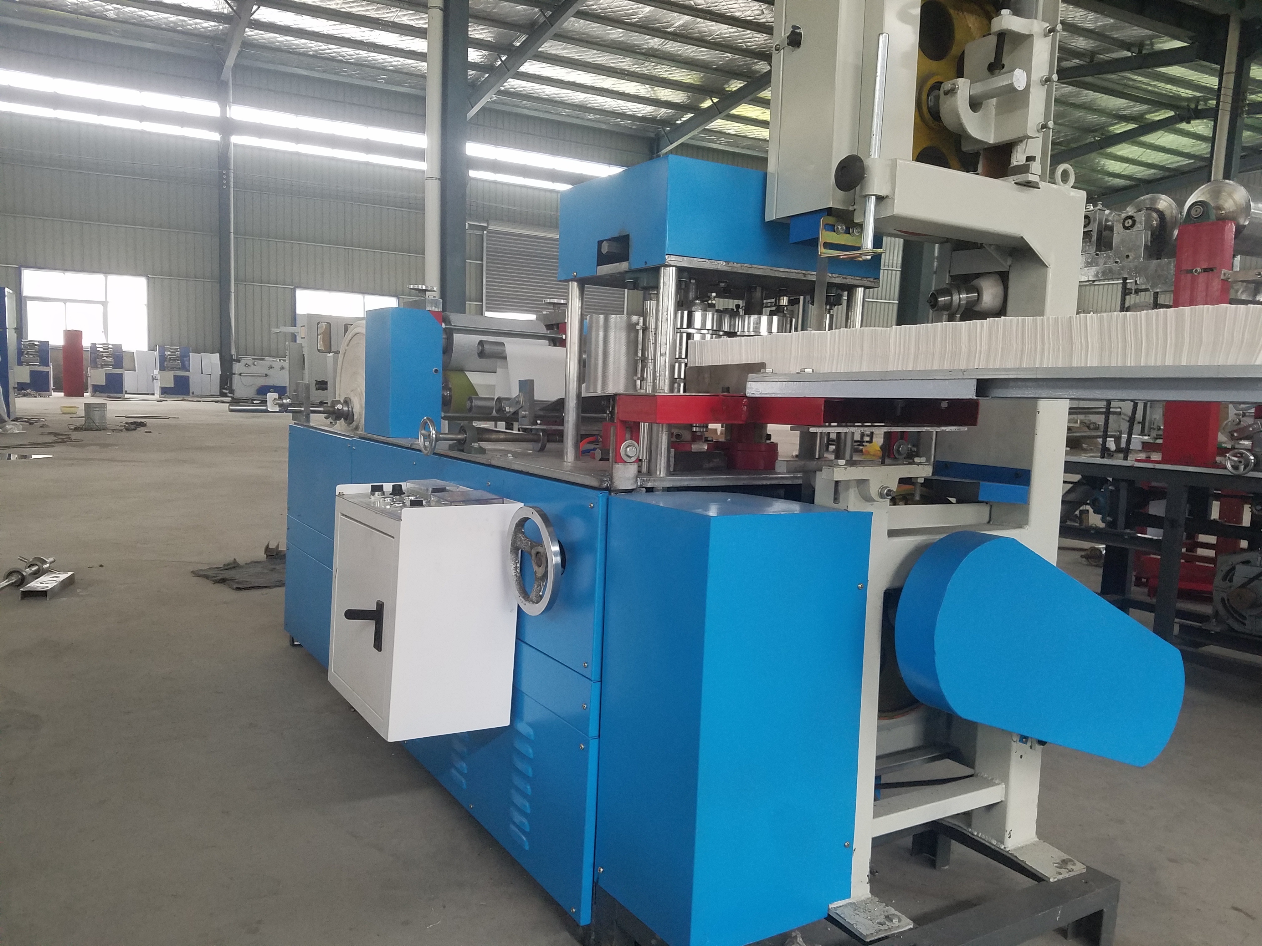 Restaurant Napkin Folding Machine Production Line Small Paper Napkin Tissue Making Machine