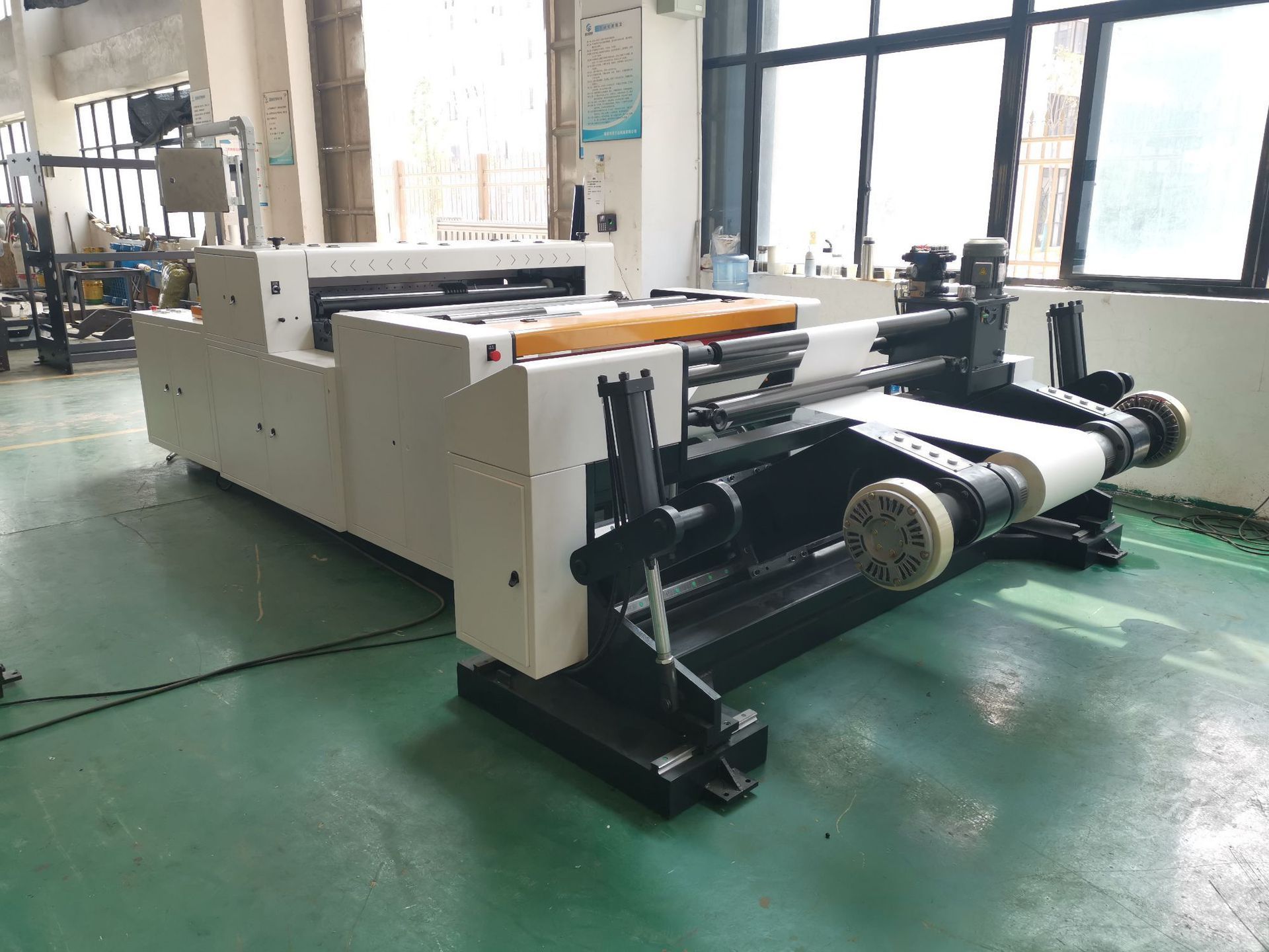 Automatic roll to sheet a4 paper cutting machine paper slitting cutter counting machine for PET Self-adhesive paper