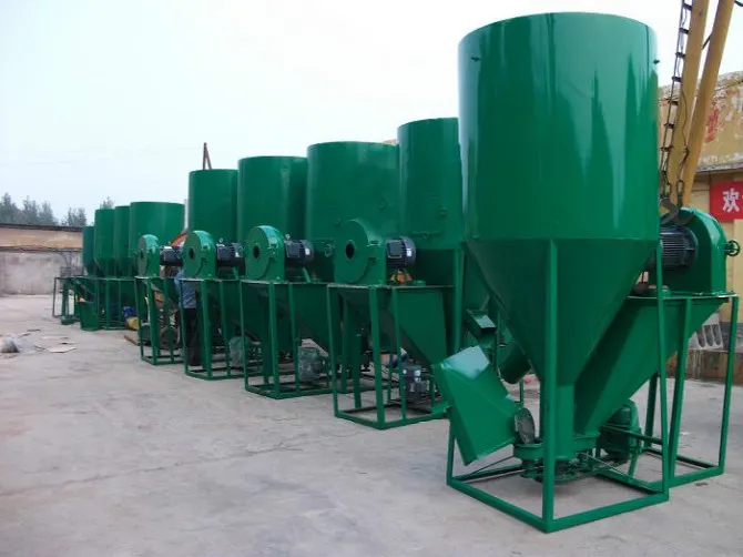 Advanced vertical feeds mixer and crusher/mini mixer grinder for animal poultry feed