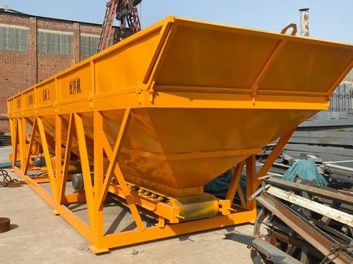 Haolu PL series three or four bins aggregate concrete batching machine