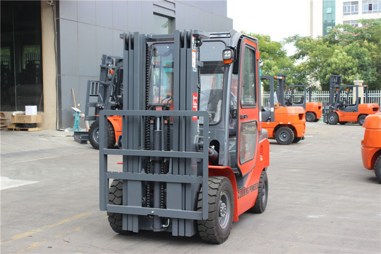 FD20 2ton diesel forklift with manual transmission with closed cabin and air conditioner